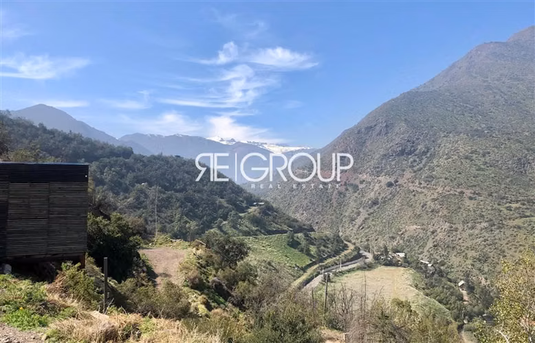 Casa con terreno de 16600m2, Km7 Camino a Farellones