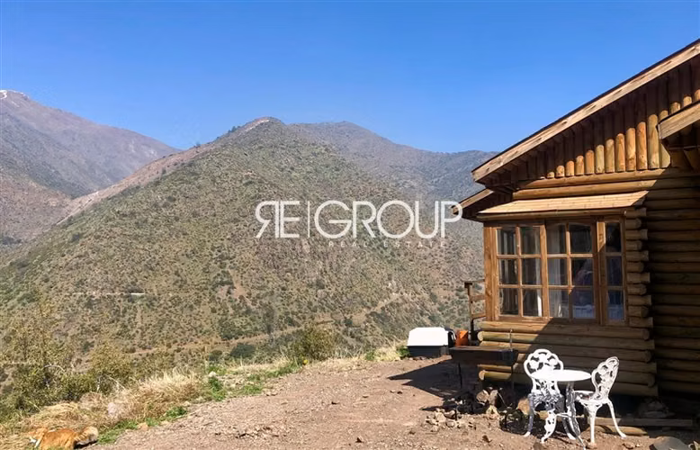 Casa con terreno de 16600m2, Km7 Camino a Farellones