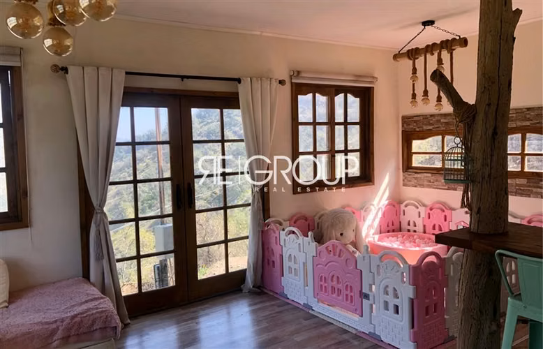 Casa con terreno de 16600m2, Km7 Camino a Farellones