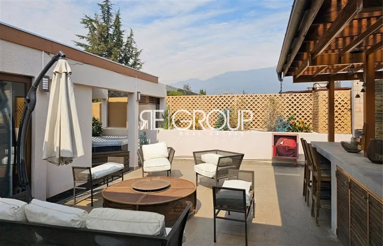 Duplex azotea equipada en venta de 3 dorm. en Lo Barnechea