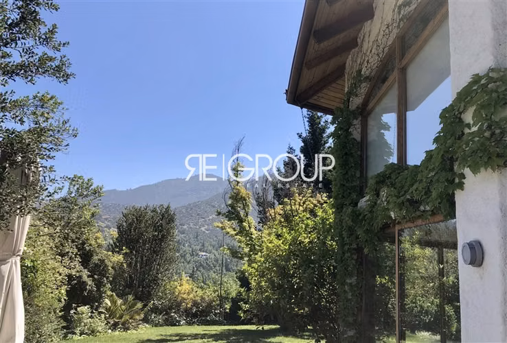 Casa 6D en condominio en El Arrayan, jardín plano