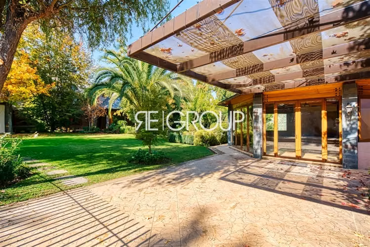 Espectacular casa en venta de 7 dormitorios Lo Barnechea