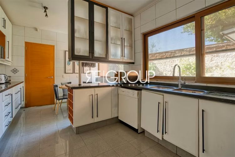 Casa Mediterránea en venta de 5 dorm. en Lo Barnechea