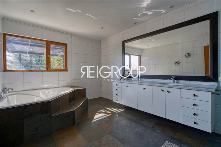 Casa Mediterránea en venta de 5 dorm. en Lo Barnechea