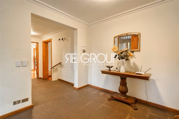 Casa inglesa en venta de 6 dorm. en Lo Barnechea