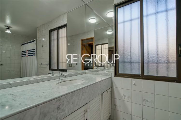 Casa inglesa en venta de 6 dorm. en Lo Barnechea