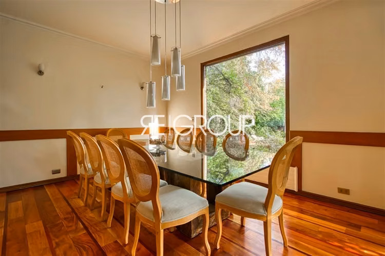 Casa inglesa en venta de 6 dorm. en Lo Barnechea