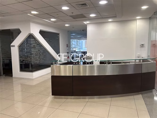 Oficina en arriendo Titanium