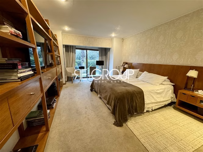 Casa en venta de 4 dorm. en Lo Barnechea