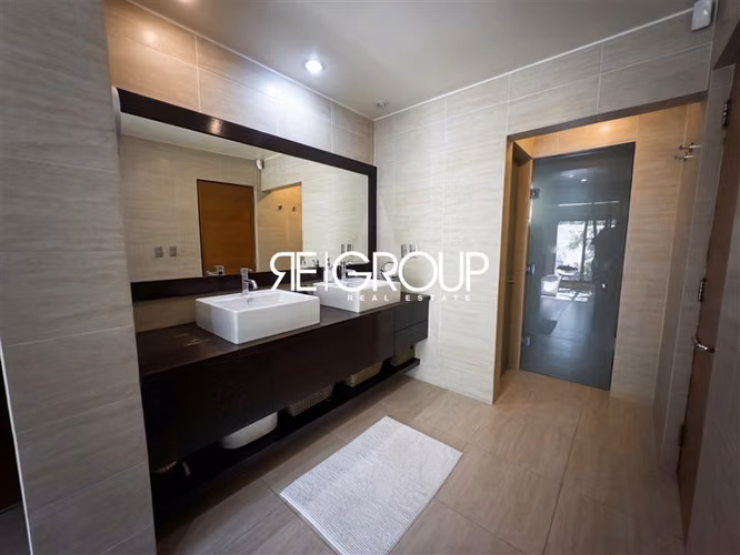 Casa en venta de 4 dorm. en Lo Barnechea