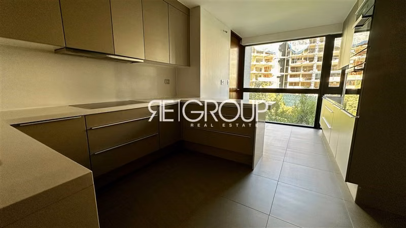 Departamento en venta de 3 dorm. en suite Vitacura/Lo Curro