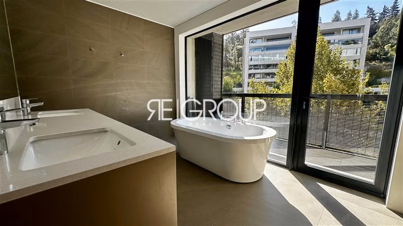 Departamento en venta de 3 dorm. en suite Vitacura/Lo Curro