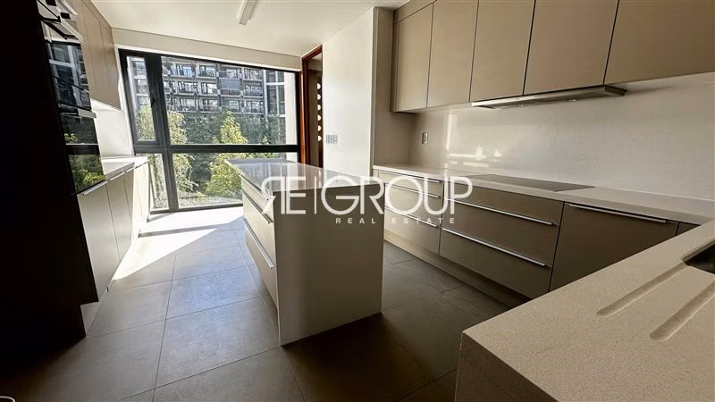 Departamento en venta de 3 dorm. en suite Vitacura/Lo Curro