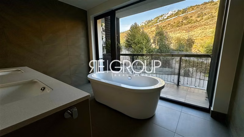 Departamento en venta de 3 dorm. en suite Vitacura/Lo Curro
