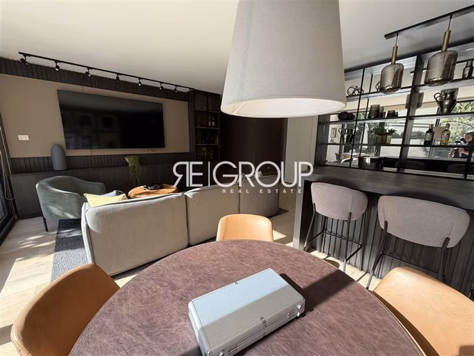 Departamento con zócalo en venta de 3 dorm. en Lo Barnechea