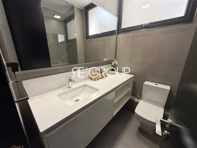 Departamento con zócalo en venta de 3 dorm. en Lo Barnechea