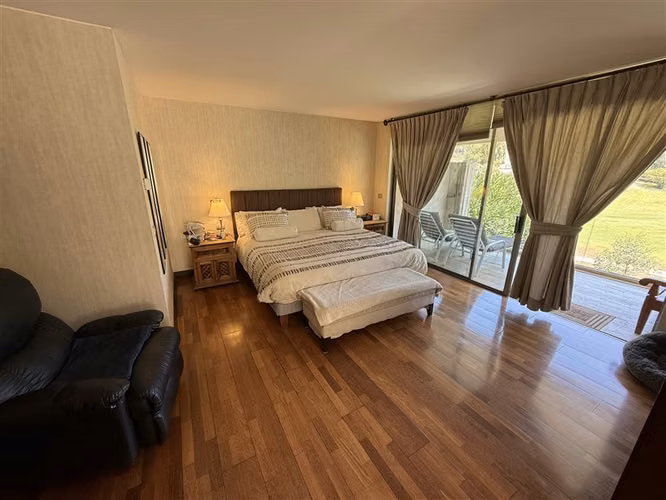 Departamento en venta de 2 dorm. en Lo Barnechea