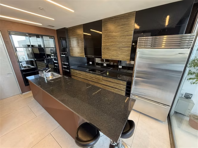 Departamento dúplex en venta de 4 dorm. en Las Condes