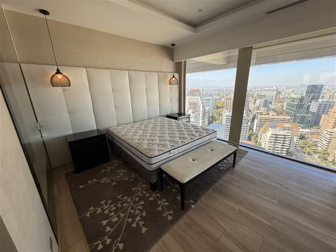 Departamento dúplex en venta de 4 dorm. en Las Condes