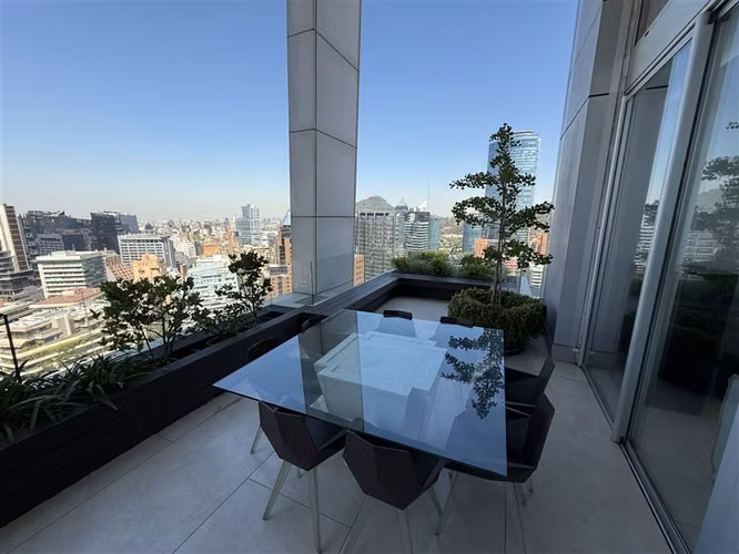 Departamento dúplex en venta de 4 dorm. en Las Condes
