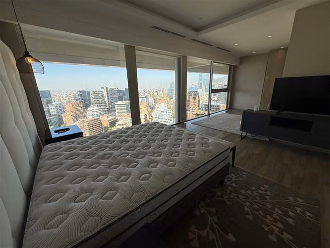 Departamento dúplex en venta de 4 dorm. en Las Condes