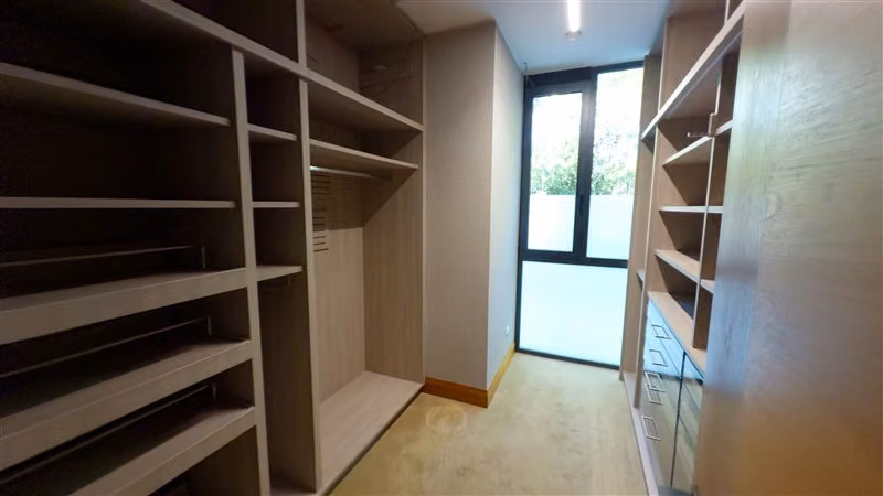 Departamento en venta de 4 dorm. en Las Condes