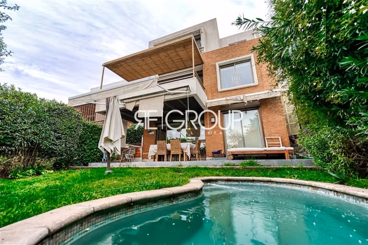 Casa en condominio en venta de 5 dorm. en Lo Barnechea