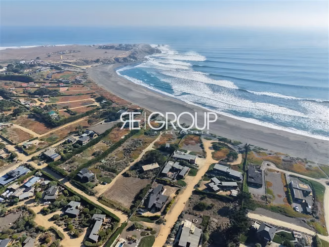 Venta Sitio Comercial Pichilemu - Zona estratégica - Av. Com