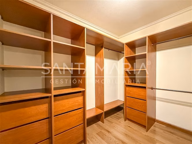 Departamento en venta de 3 dorm. en Lomas San Andres