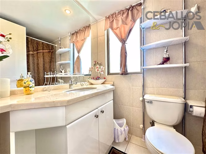 Departamento exclusivo en venta de 4 dorm. en Concón