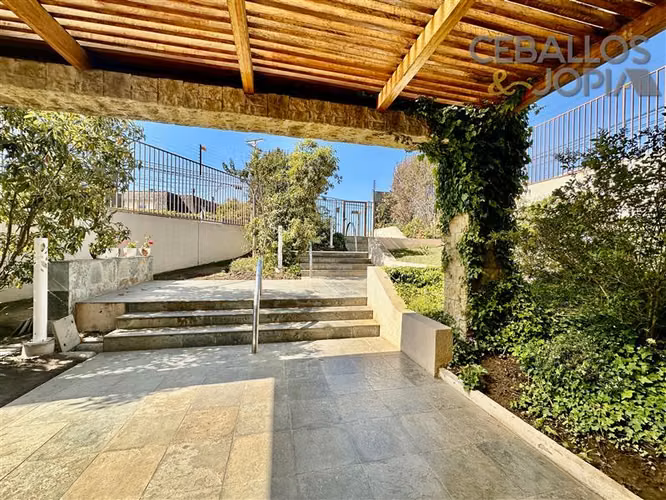 Departamento exclusivo en venta de 4 dorm. en Concón