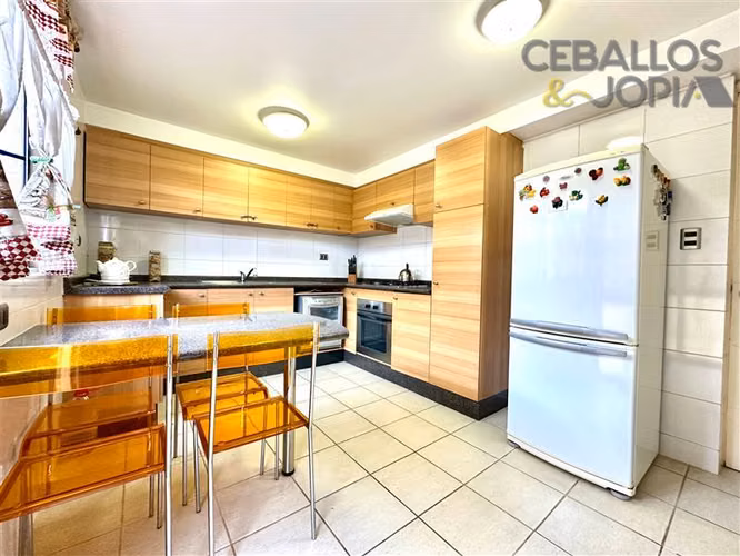 Departamento exclusivo en venta de 4 dorm. en Concón