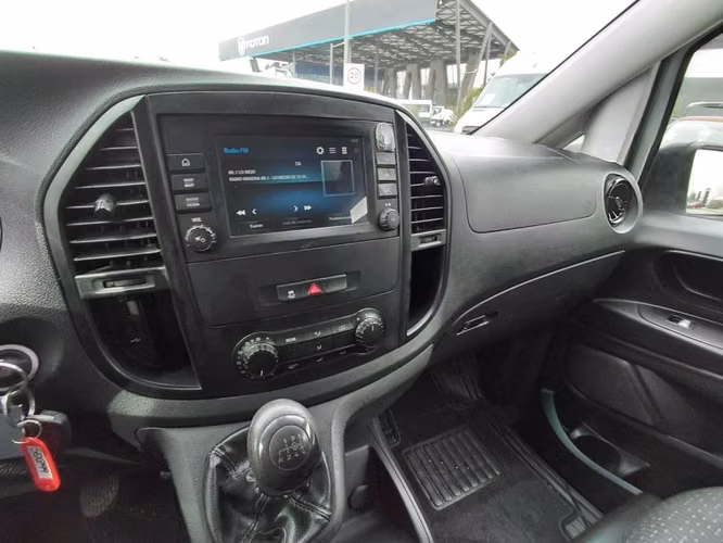 MERCEDES-BENZ VITO 2023