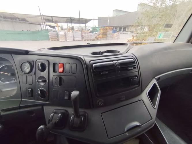 MERCEDES-BENZ AXOR 2013