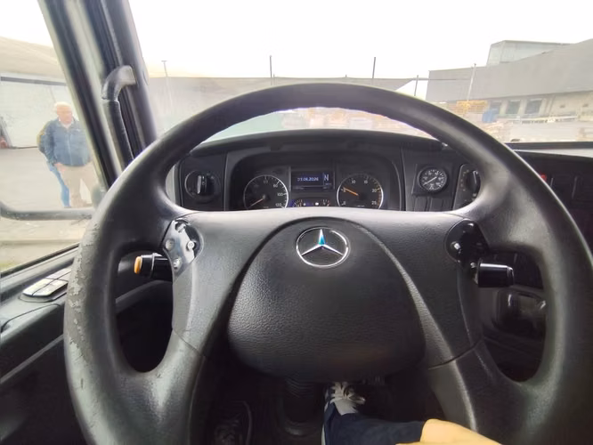MERCEDES-BENZ AXOR 2013