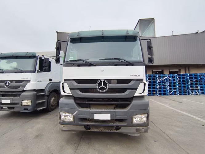 MERCEDES-BENZ AXOR 2013