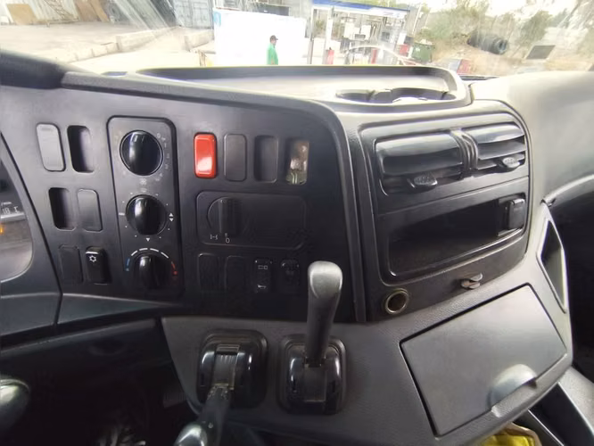 MERCEDES-BENZ AXOR 2013