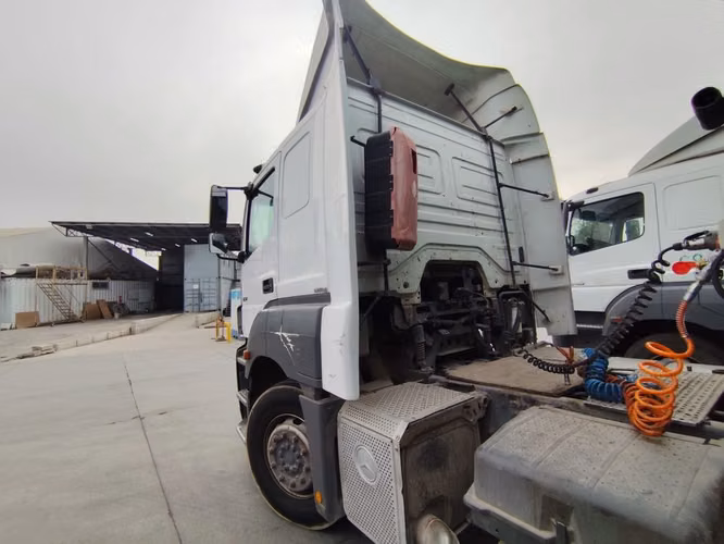 MERCEDES-BENZ AXOR 2013