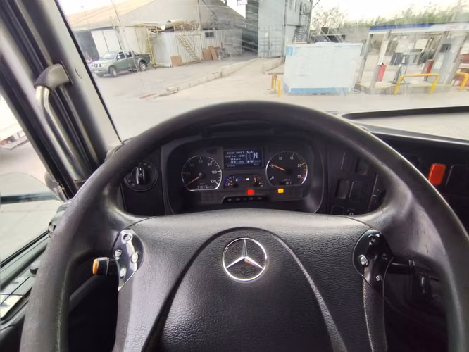 MERCEDES-BENZ AXOR 2013