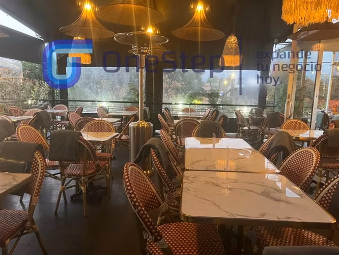 DERECHO LLAVES RESTAURANTE ALTO NIVEL, 2 TERRAZAS. La REINA.