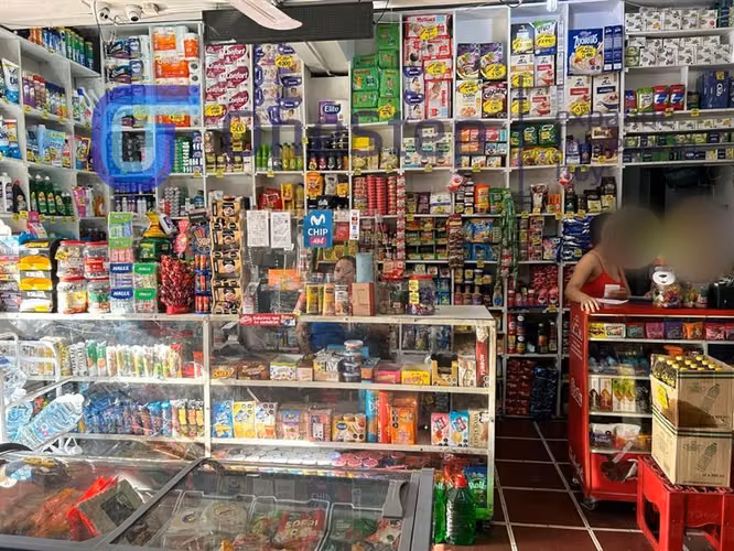 DERECHO LLAVES MINIMARKET. SECTOR CANDENTE. SANTIAGO CENTRO.