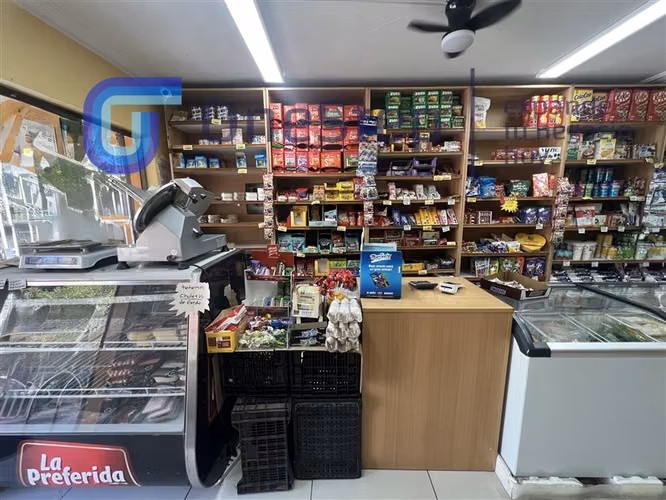Derecho de llaves minimarket en sector residencial