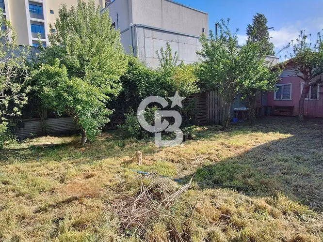 Casa céntrica con Inigualable Potencial Comercial - Imagen 17