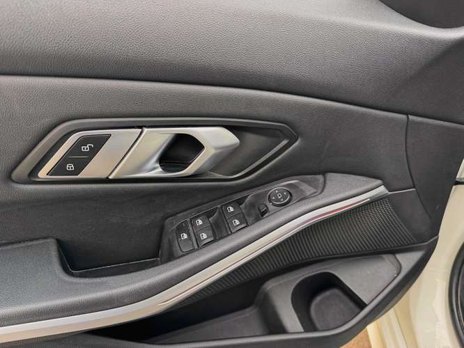 BMW 320i URBAN 2.0 TURBO AUTOMATICO 2021 - Imagen 10