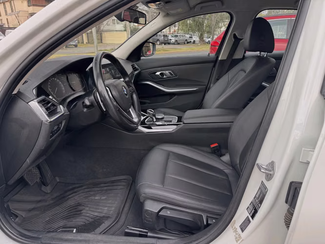 BMW 320i URBAN 2.0 TURBO AUTOMATICO 2021