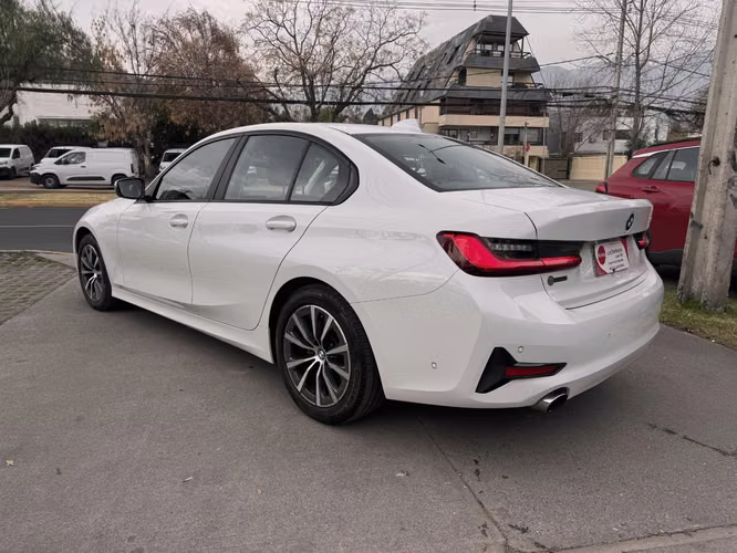 BMW 320i URBAN 2.0 TURBO AUTOMATICO 2021