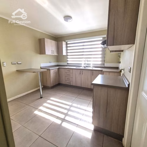ARRIENDO - Casa 3 Dormitorios 2 Baños