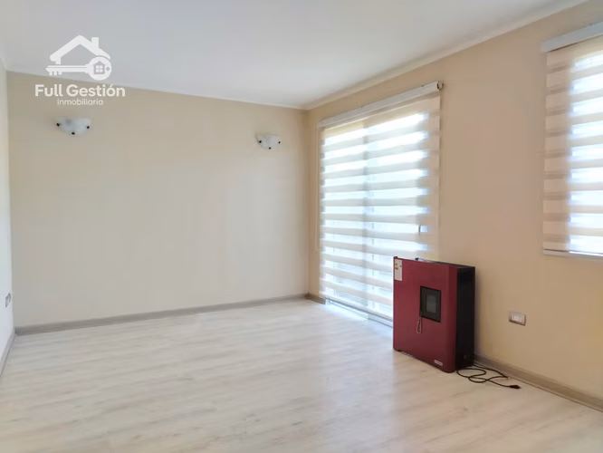 ARRIENDO - Casa 3 Dormitorios 2 Baños