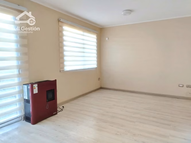 ARRIENDO - Casa 3 Dormitorios 2 Baños