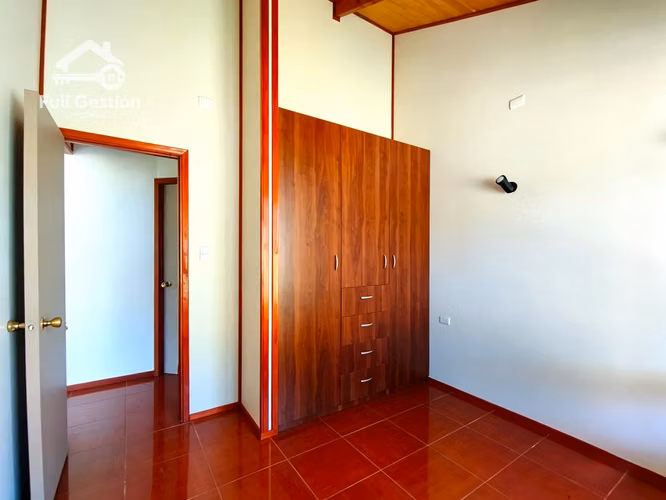 ARRIENDO - Casa en terreno de 700 mts2 Camino a Pumalal